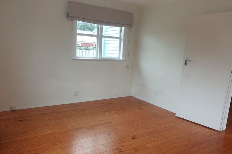 Photo of property in 41-41a Carthew Street, Okato, 4335