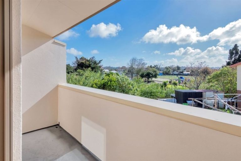 Photo of property in 10 Gina Avenue, Ranui, Auckland, 0612