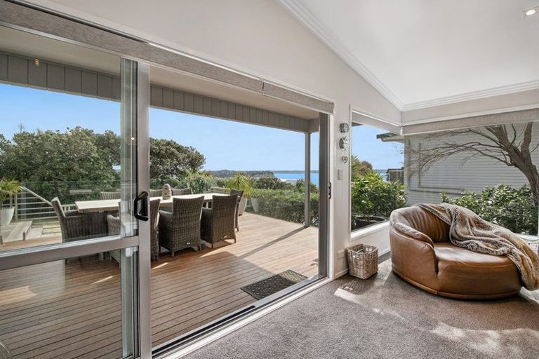 Photo of property in 88 Tiri Road, Tindalls Beach, Whangaparaoa, 0930