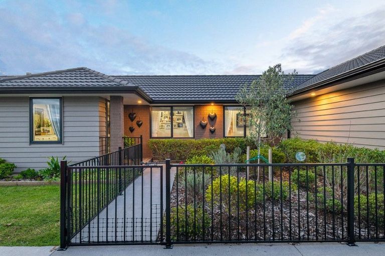 Photo of property in 14 Awatiro Drive, Kaukapakapa, 0871