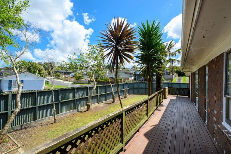 Photo of property in 8 Helleur Road, Massey, Auckland, 0614