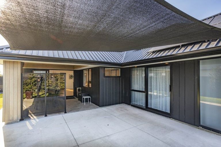 Photo of property in 16 Valour Drive, Rangiora, 7400