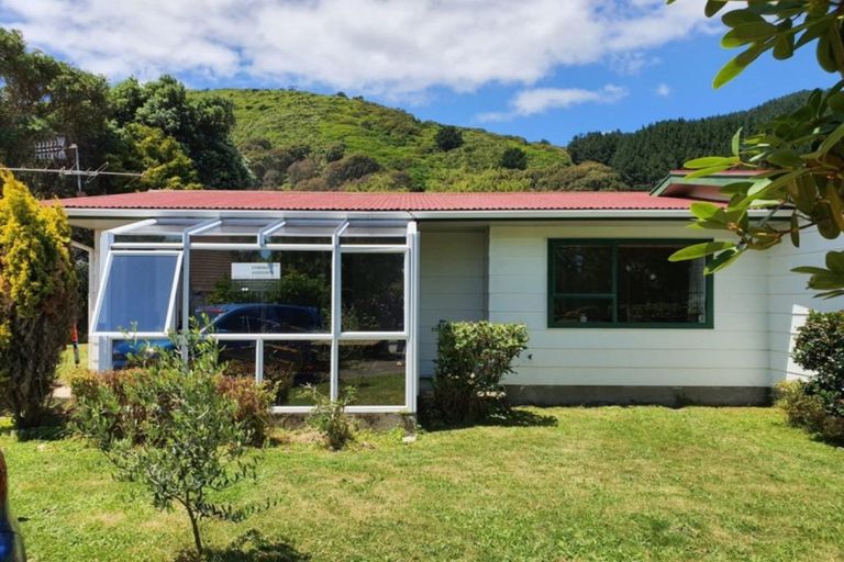Photo of property in 8 He Awa Crescent, Waikanae, 5036