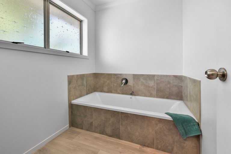 Photo of property in 1/19 Snell Avenue, Papakura, 2110