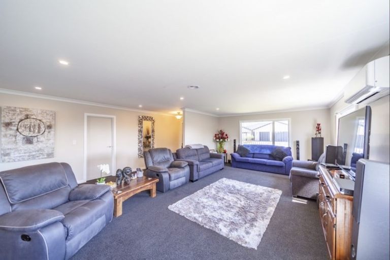 Photo of property in 15 Aspiring Drive, Poraiti, Napier, 4112