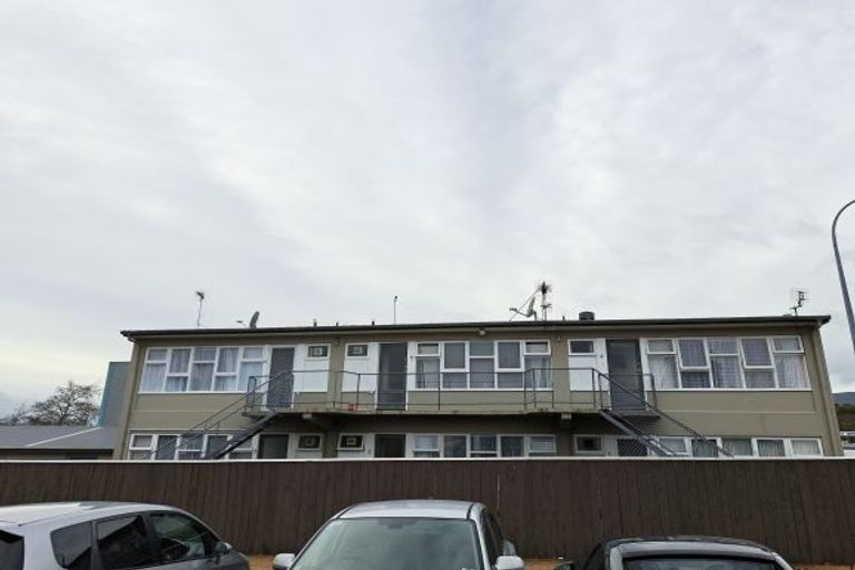 Photo of property in 1/33 Queen Street, Upper Hutt Central, Upper Hutt, 5018