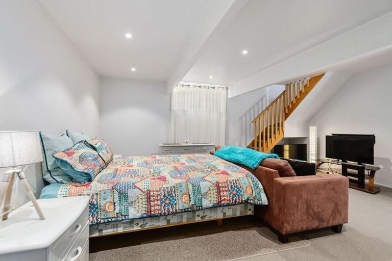 Photo of property in 1/46 Weatherly Road, Torbay, Auckland, 0630