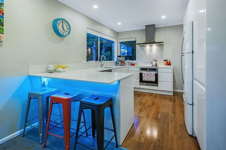 Photo of property in 76 Mercury Way, Whitby, Porirua, 5024