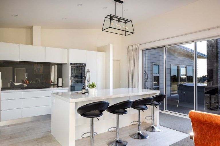 Photo of property in 576a Mangorei Road, Mangorei, New Plymouth, 4371