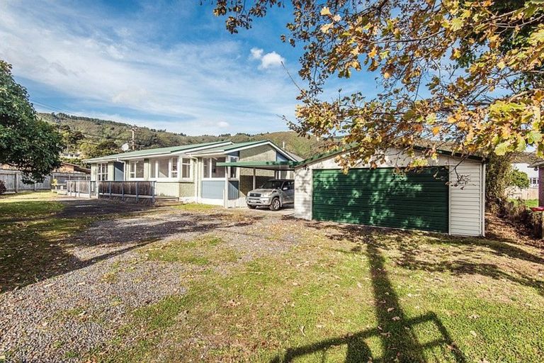 Photo of property in 132 Kowhai Street, Naenae, Lower Hutt, 5011