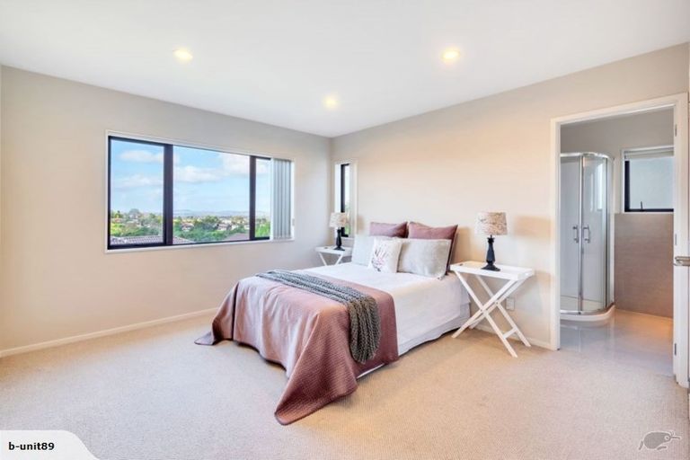 Photo of property in 16 Cityview Place, Massey, Auckland, 0614