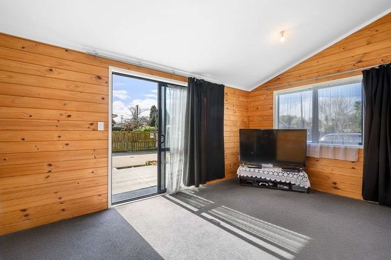 Photo of property in 1/21 York Road, Papatoetoe, Auckland, 2104