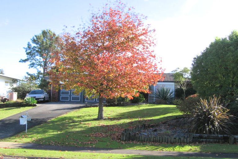 Photo of property in 19 Borrowdace Avenue, Botany Downs, Auckland, 2010