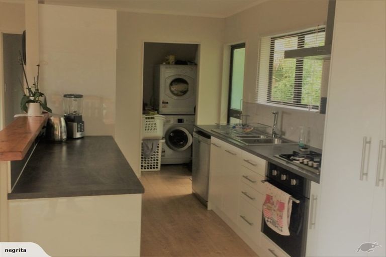 Photo of property in 1/70 William Bayes Place, Red Beach, 0932