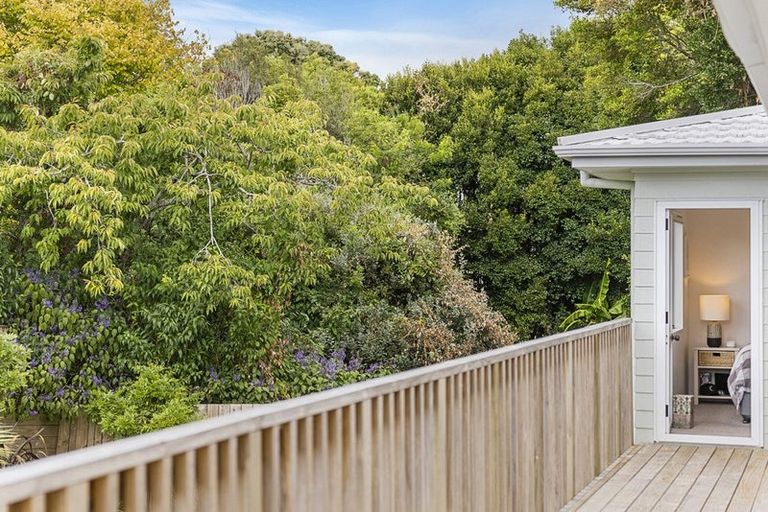 Photo of property in 2/58 Botany Road, Botany Downs, Auckland, 2010