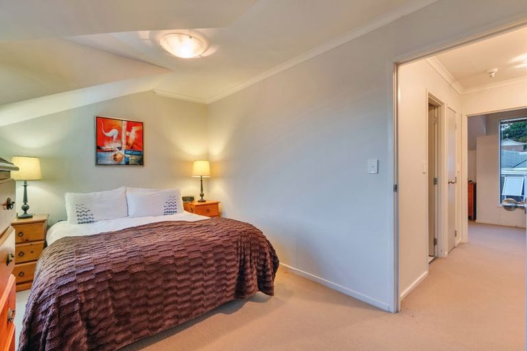 Photo of property in 35 Barnea Circle, Glen Eden, Auckland, 0602