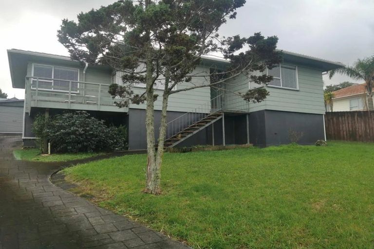 Photo of property in 8 Pahi Place, West Harbour, Auckland, 0618