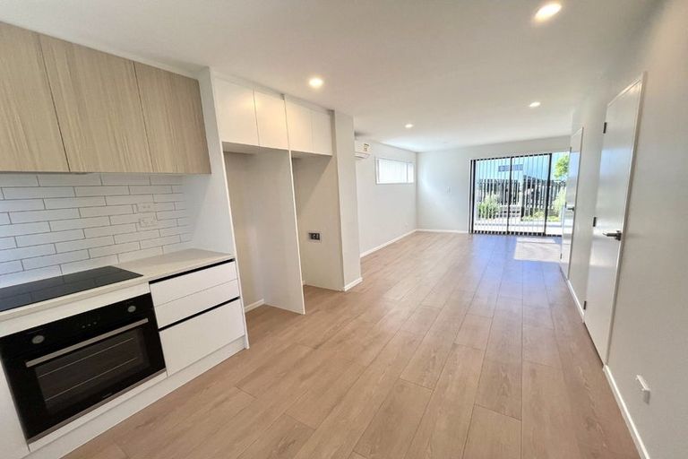 Photo of property in 54 Huri Street, Mangere Bridge, Auckland, 2022