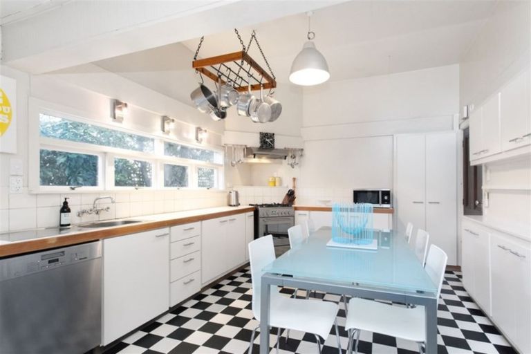 Photo of property in 12 Stratford Street, Merivale, Christchurch, 8014