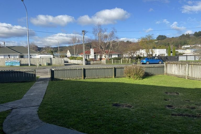 Photo of property in 6 Mangaroa Hill Road, Clouston Park, Upper Hutt, 5018