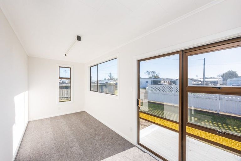 Photo of property in 1 Warren Street, Foxton Beach, Foxton, 4815