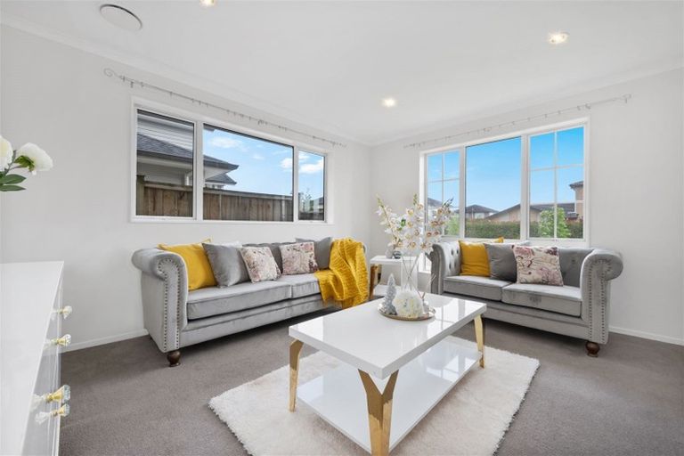 Photo of property in 56 Hughs Way, Flat Bush, Auckland, 2019