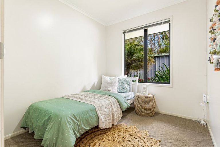 Photo of property in 10 Grassfield Place, Waimauku, 0812