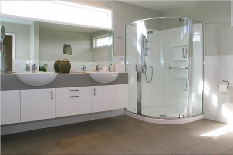 Photo of property in 11 Hallewell Crescent, Johnsonville, Wellington, 6037