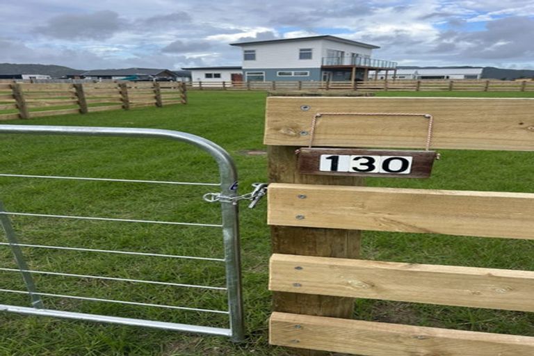 Photo of property in 130 Ti Kouka Crescent, Matarangi, Whitianga, 3592