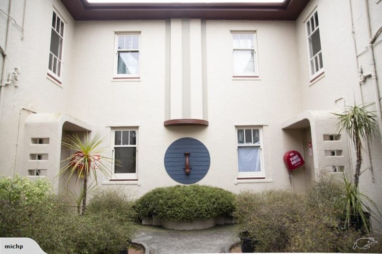 Photo of property in Zena Court, 6/11 Dufferin Street, Mount Victoria, Wellington, 6021