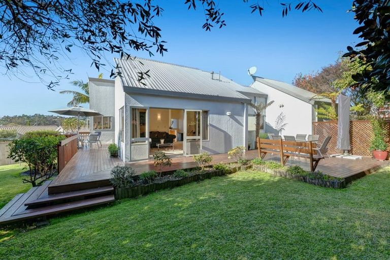 Photo of property in 5 Rifleman Rise, Unsworth Heights, Auckland, 0632