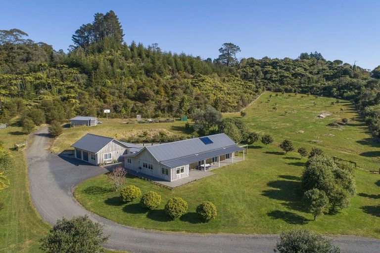 Photo of property in 35 Hume Road, Aongatete, 3181