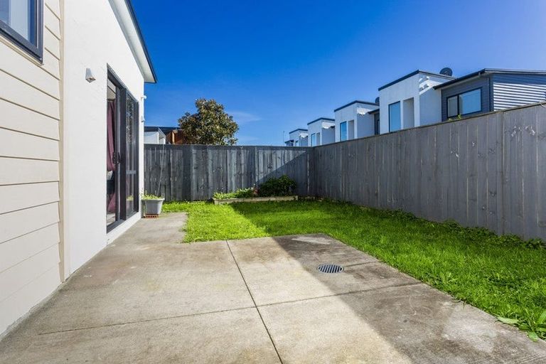 Photo of property in 10 Grey Warbler Road, Hobsonville, Auckland, 0616