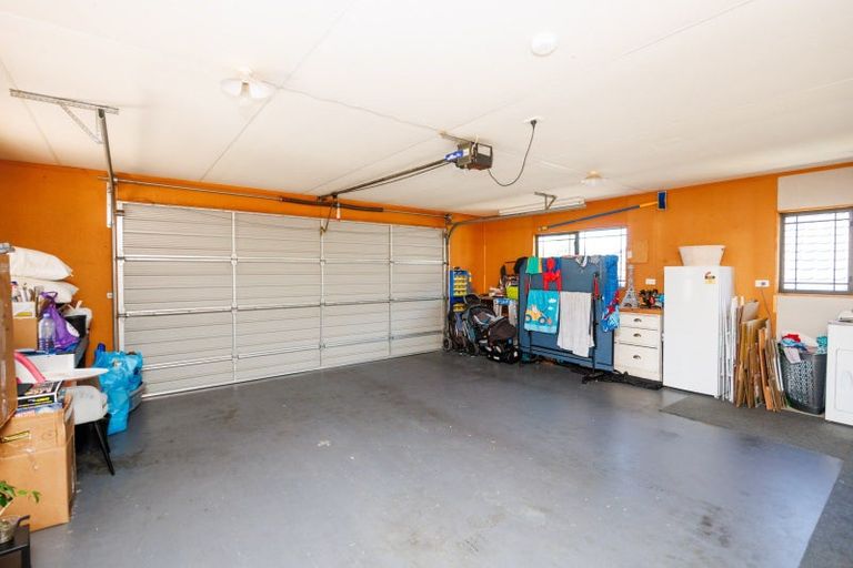 Photo of property in 24 Ursula Drive, Feilding, 4702