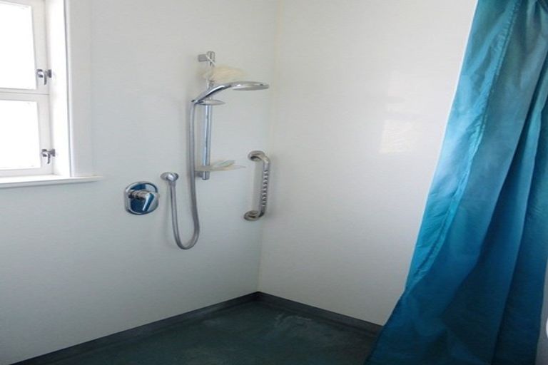 Photo of property in 18 Karaka Crescent, Levin, 5510