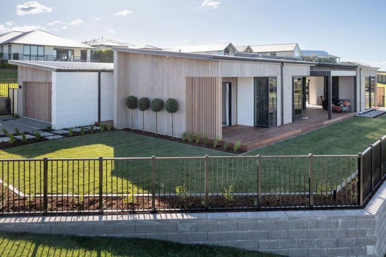 Photo of property in 19 Ridge Drive, Omokoroa, 3114