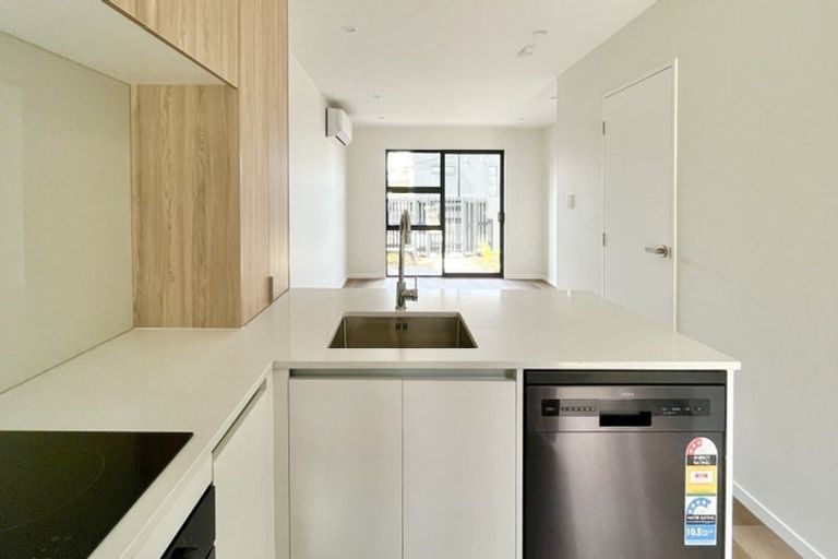 Photo of property in 11/474 West Coast Road, Glen Eden, Auckland, 0602