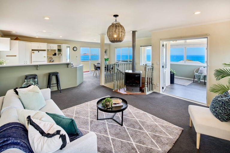 Photo of property in 25 Bowes Crescent, Strathmore Park, Wellington, 6022