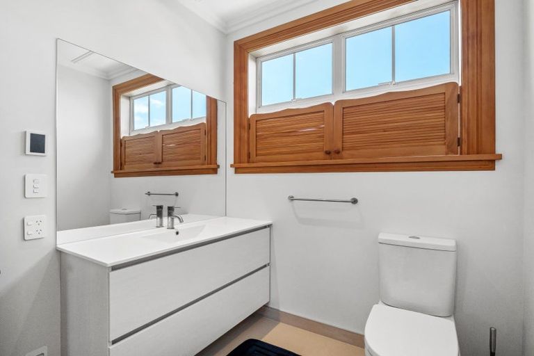 Photo of property in 123 Karewa Parade, Papamoa Beach, Papamoa, 3118