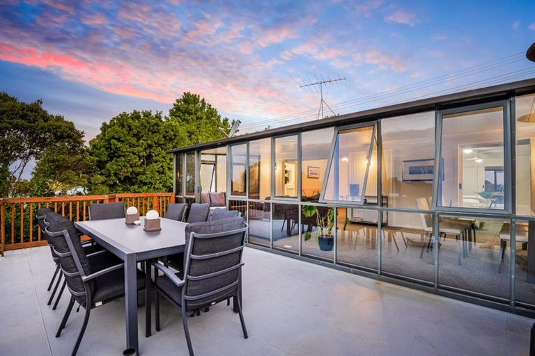 Photo of property in 470 Don Buck Road, Massey, Auckland, 0614