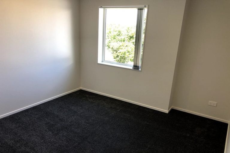 Photo of property in 6 Riroriro Close, Papakura, 2110