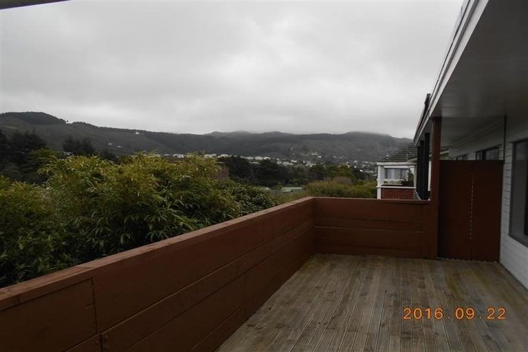 Photo of property in 13b Florio Terrace, Tawa, Wellington, 5028