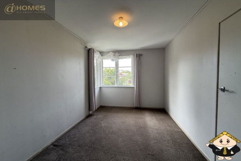 Photo of property in 17 Sheehan Road, Te Atatu South, Auckland, 0610