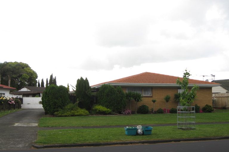 Photo of property in 1/12 Beaumaris Way, Conifer Grove, Takanini, 2112