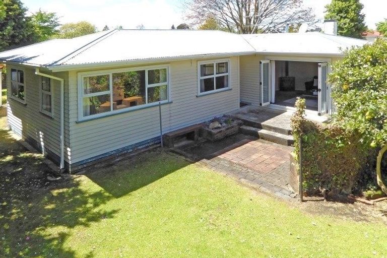 Photo of property in 21 Thornton Place, Melville, Hamilton, 3206