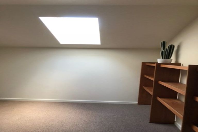 Photo of property in 2/1b Birkenhead Avenue, Birkenhead, Auckland, 0626