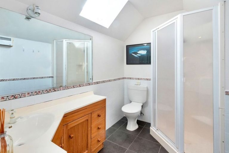 Photo of property in 93a Sturges Road, Henderson, Auckland, 0612