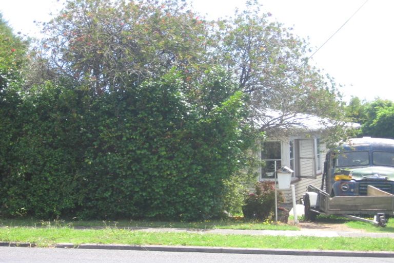 Photo of property in 23 Raleigh Road, Northcote, Auckland, 0627