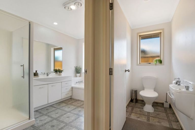 Photo of property in 14 Carrington Drive, Papamoa Beach, Papamoa, 3118