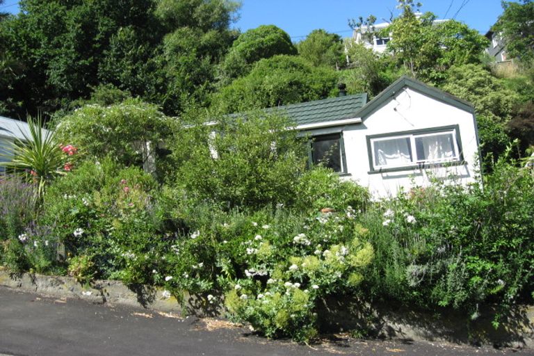 Photo of property in 32 Hawkhurst Road, Lyttelton, 8082
